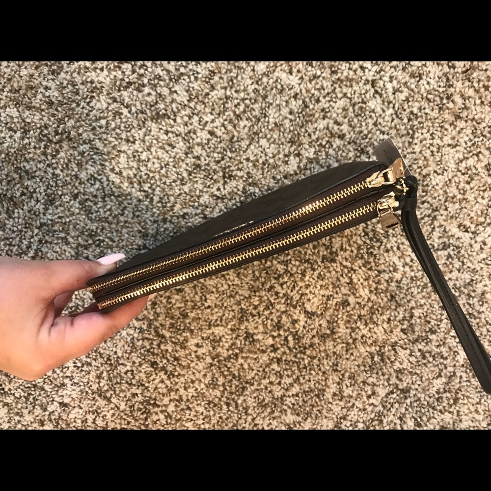 Coach clutch double zipper